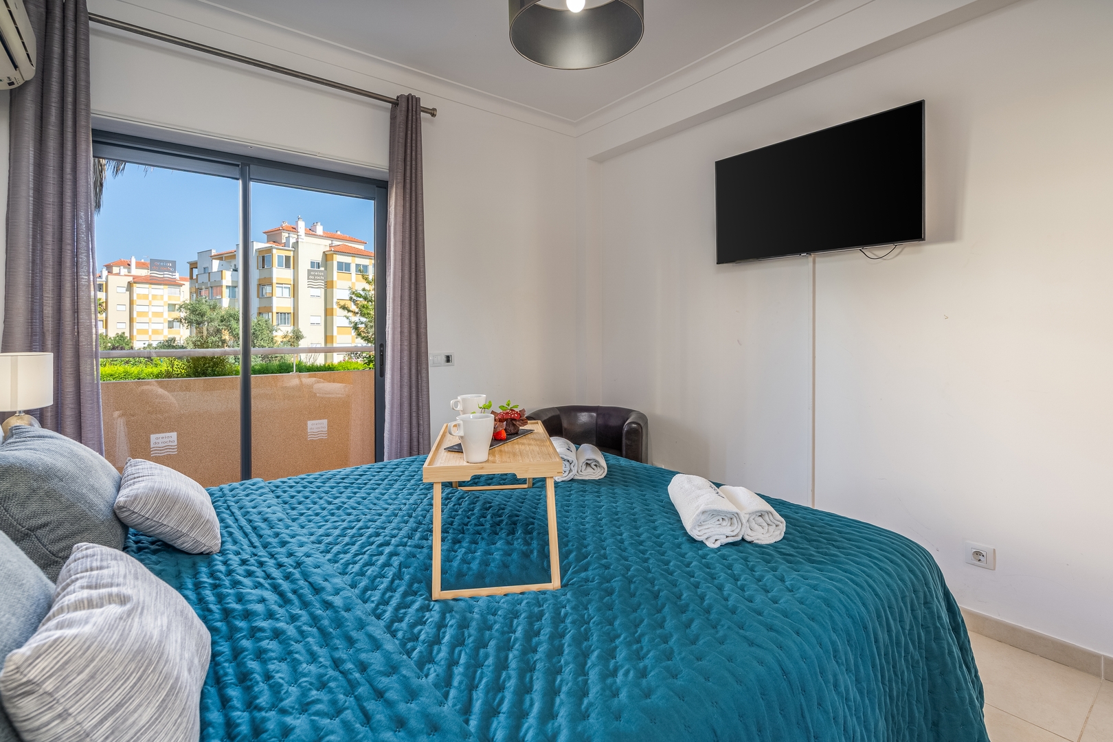 Spacious & Sunny Apartment with Pool by HostWise 6 Host Wise Booking