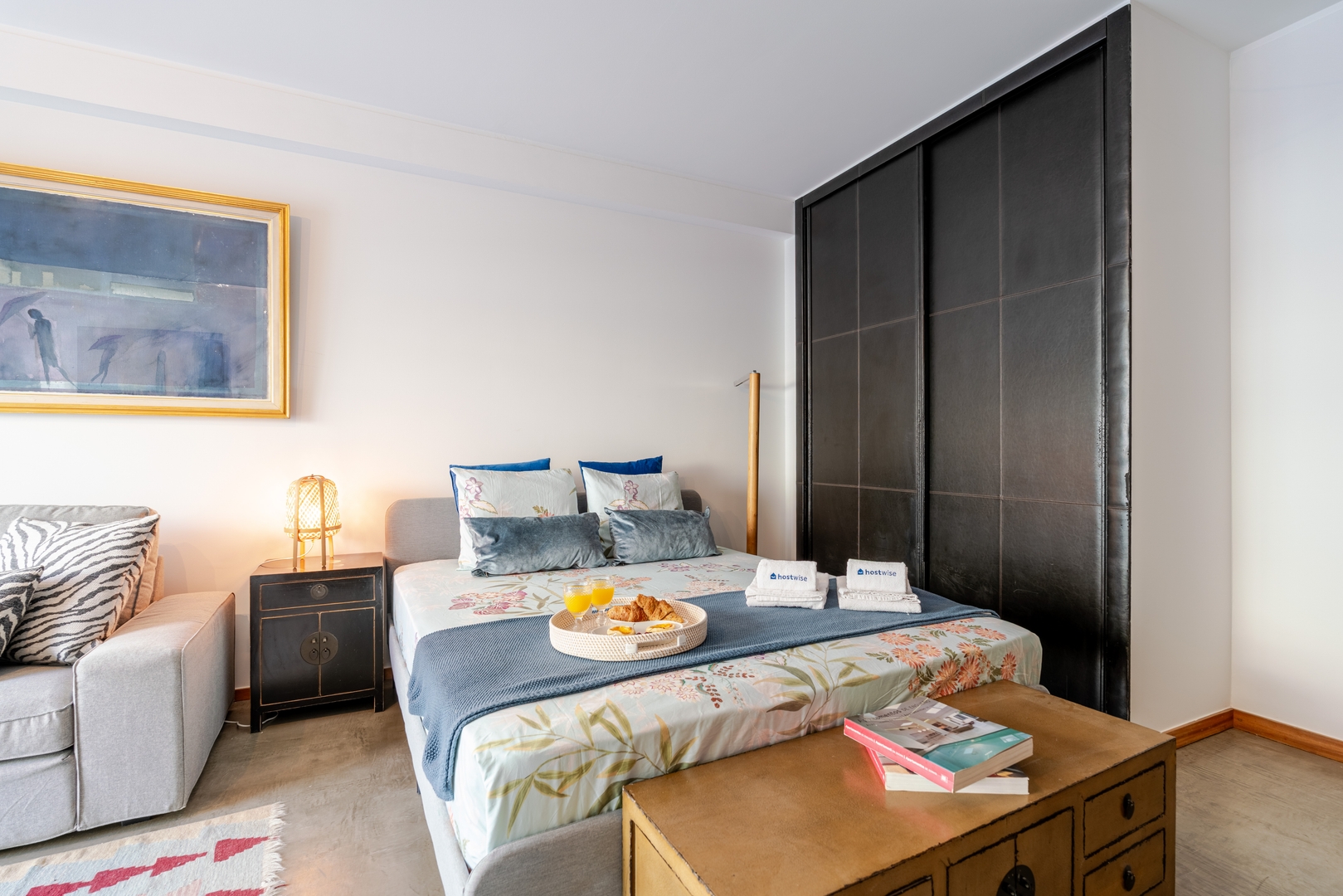 HostWise – Modern Flat w/ Terrace | Near the Beach 20 Host Wise Booking