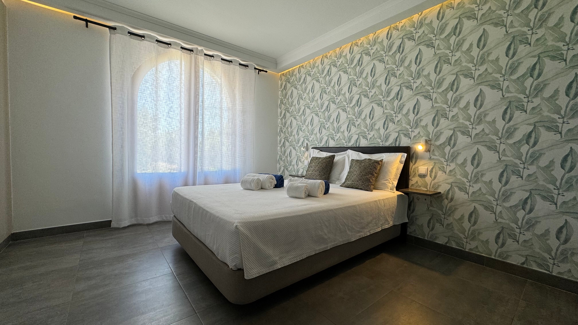 HostWise - Spacious Villa with Pool 15 Host Wise Booking