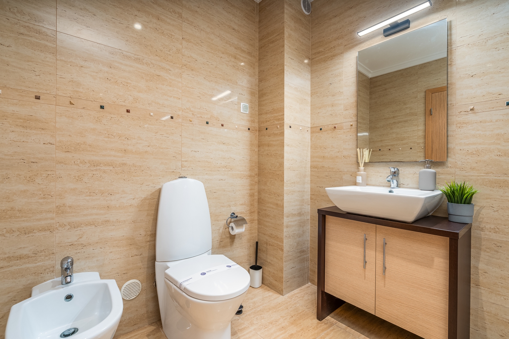 Grand Villa w/ Garden, Pool & Jacuzzi by HostWise 40 Host Wise Booking