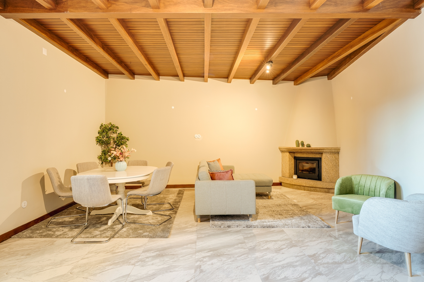 Beach Villa with Jacuzzi & Garage by HostWise 40 Host Wise Booking