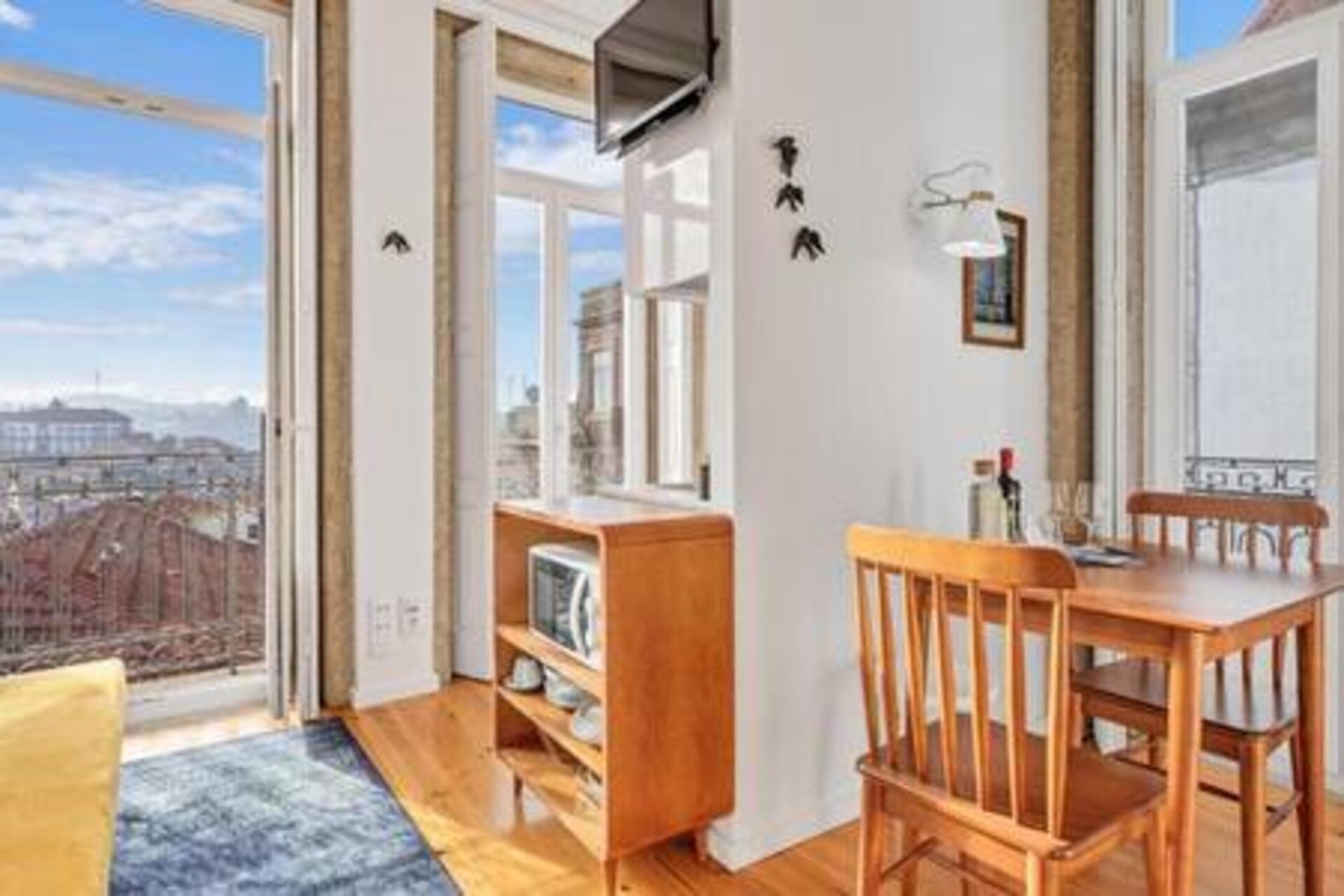 4 Trendy Studios w/ Balcony | Clérigos by HostWise 46 Host Wise Booking