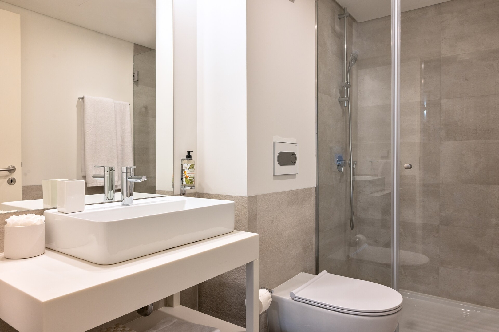 Host Wise - Fervença Boutique Palace 12 4 Host Wise Booking