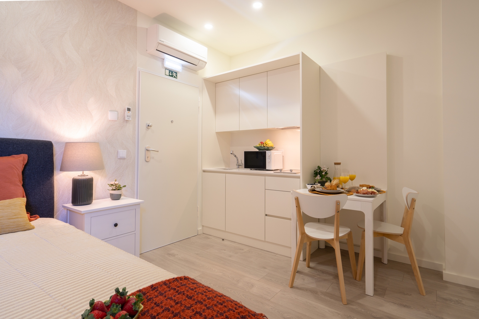 Bright Studios with Patios in Porto by HostWise 37 Host Wise Booking