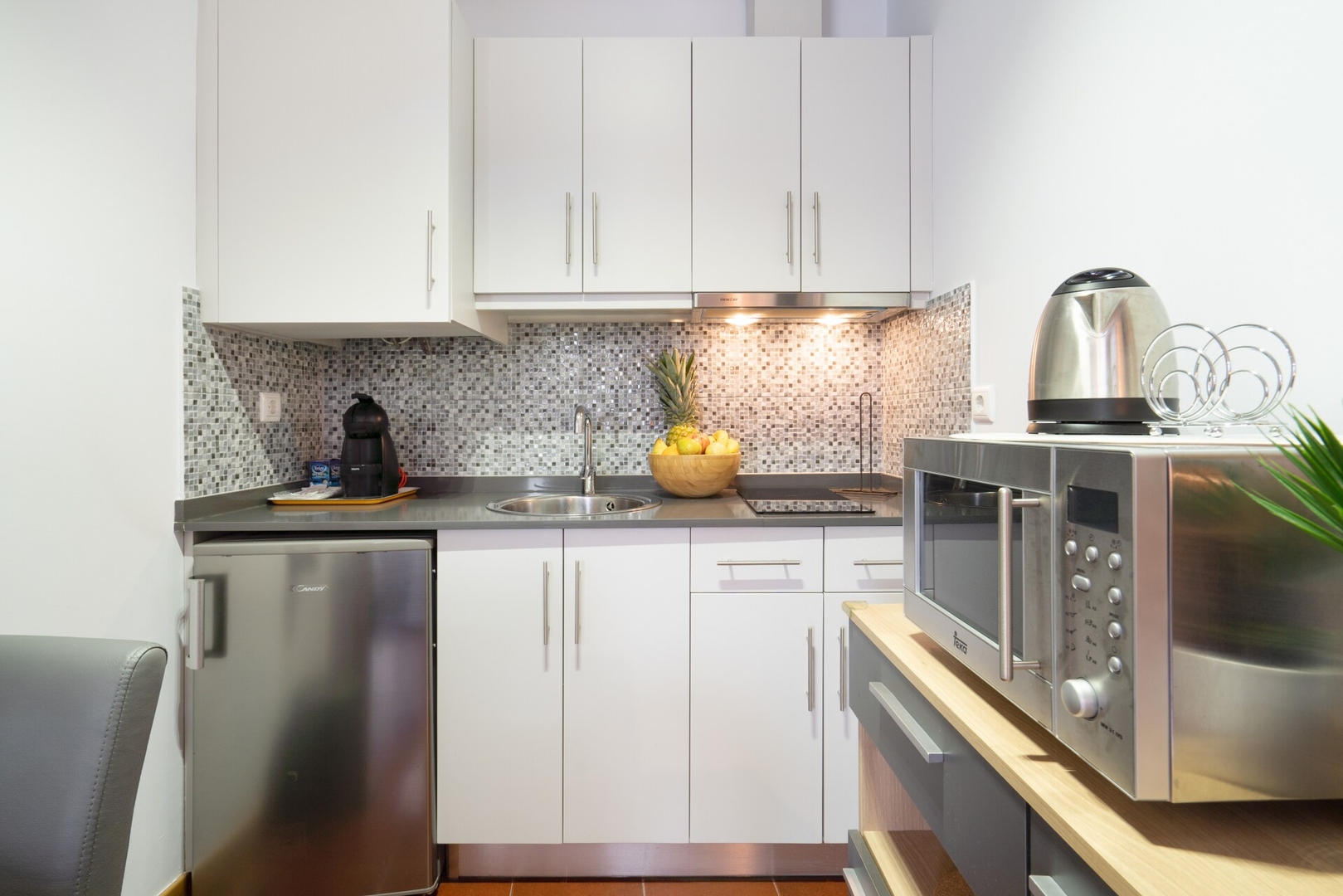 HostWise - Welcoming Flats w/ Jacuzzi & Terrace 25 Host Wise Booking
