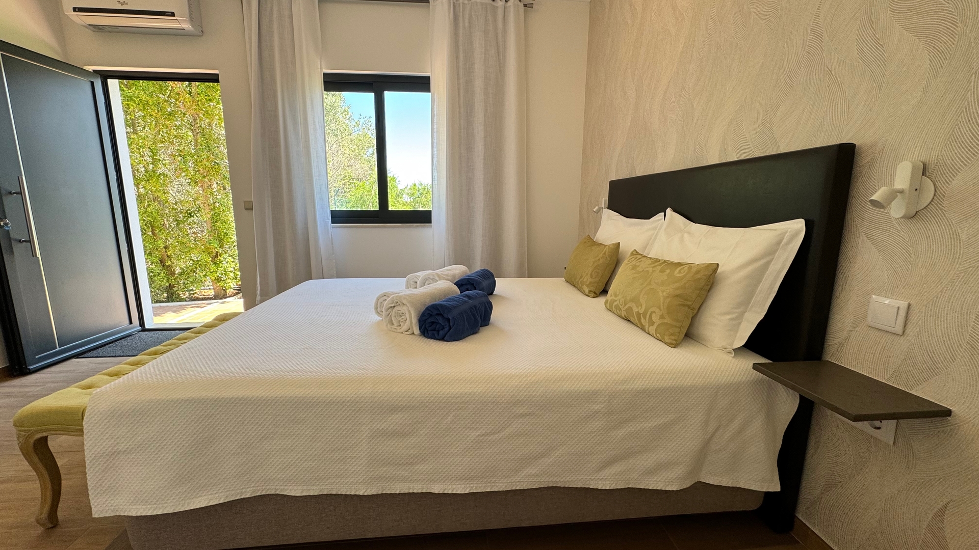 HostWise - Spacious Villa with Pool 22 Host Wise Booking