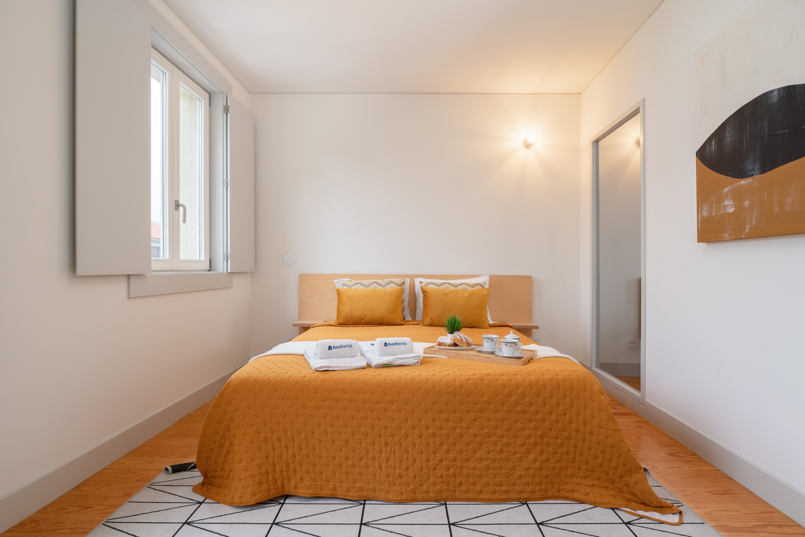 Dual Sunny Studios in Old Guimarães by HostWise 6 Host Wise Booking