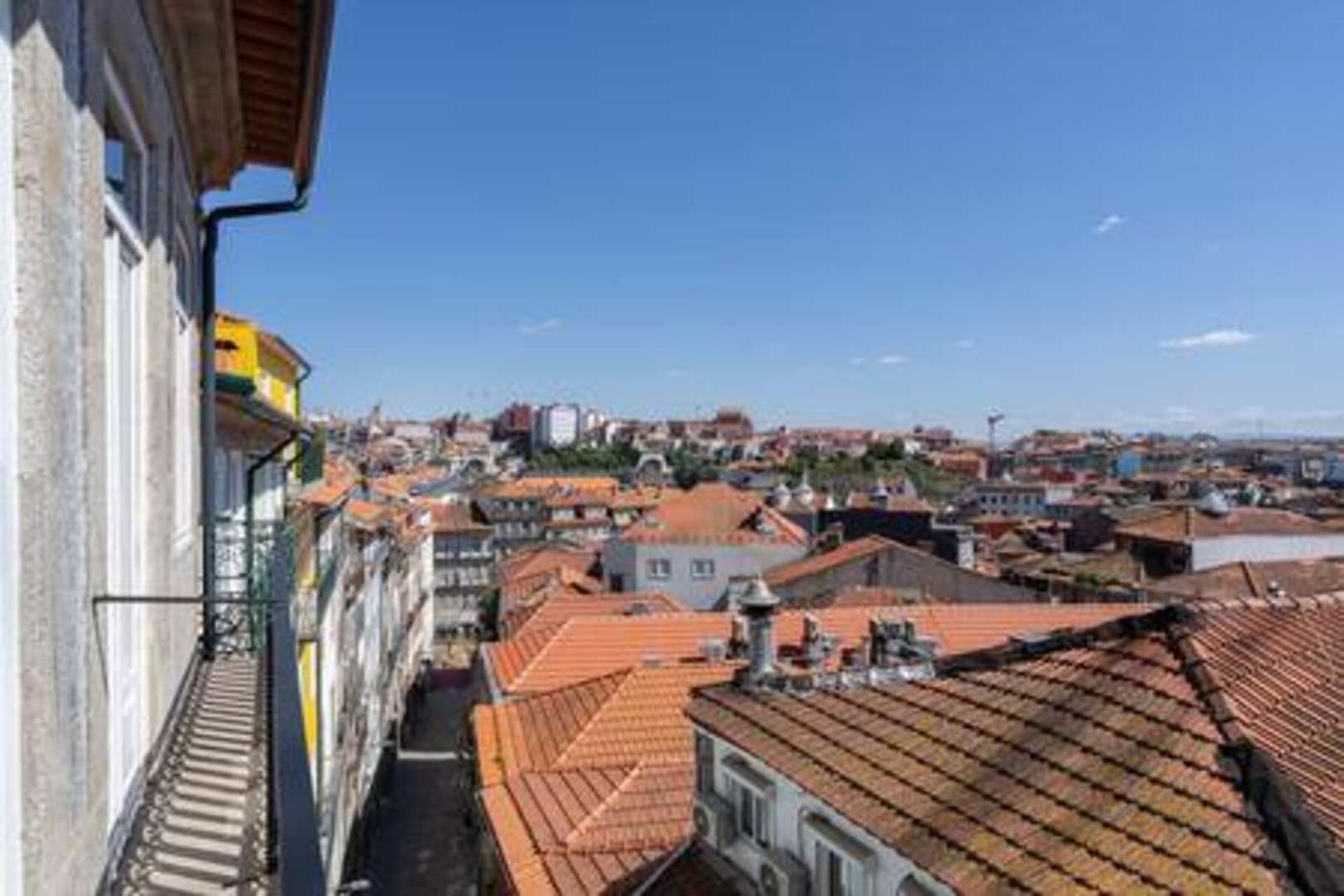 4 Trendy Studios w/ Balcony | Clérigos by HostWise 58 Host Wise Booking