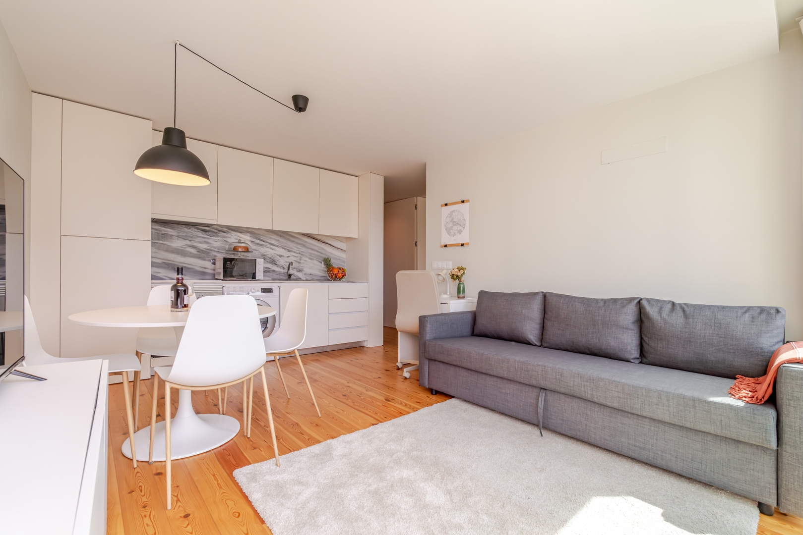HostWise – Modern & Cozy Flat | Near the Beach 10 Host Wise Booking