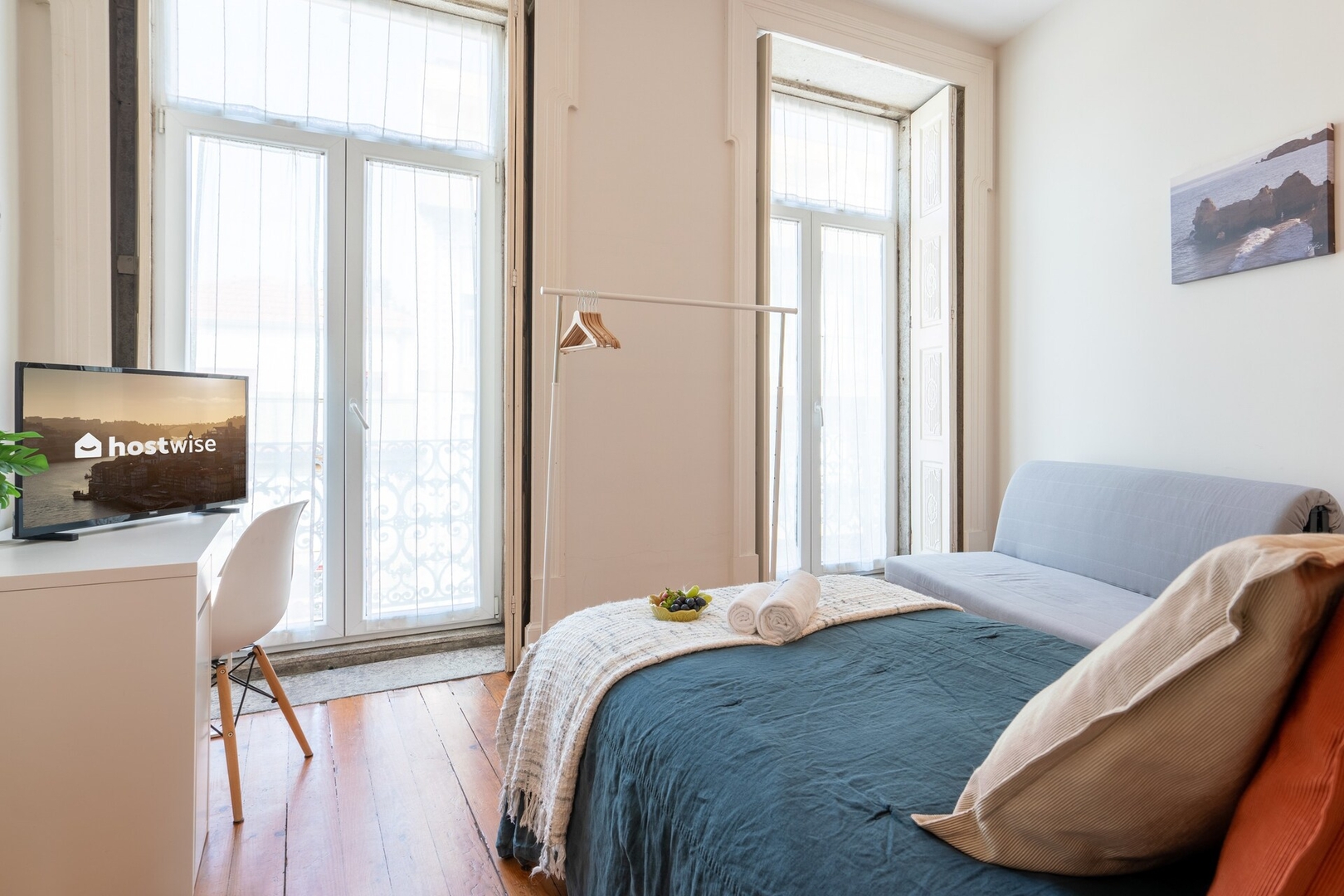 Cozy Sunny Flat | City Center by HostWise 7 Host Wise Booking