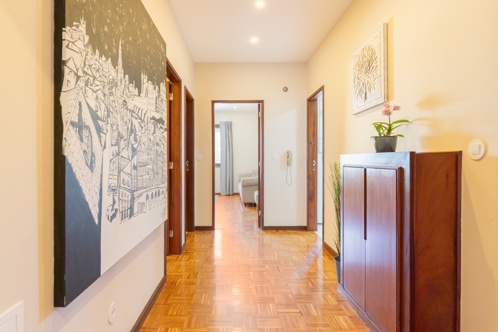 Bright & Spacious Flat by Host Wise 37 Host Wise Booking