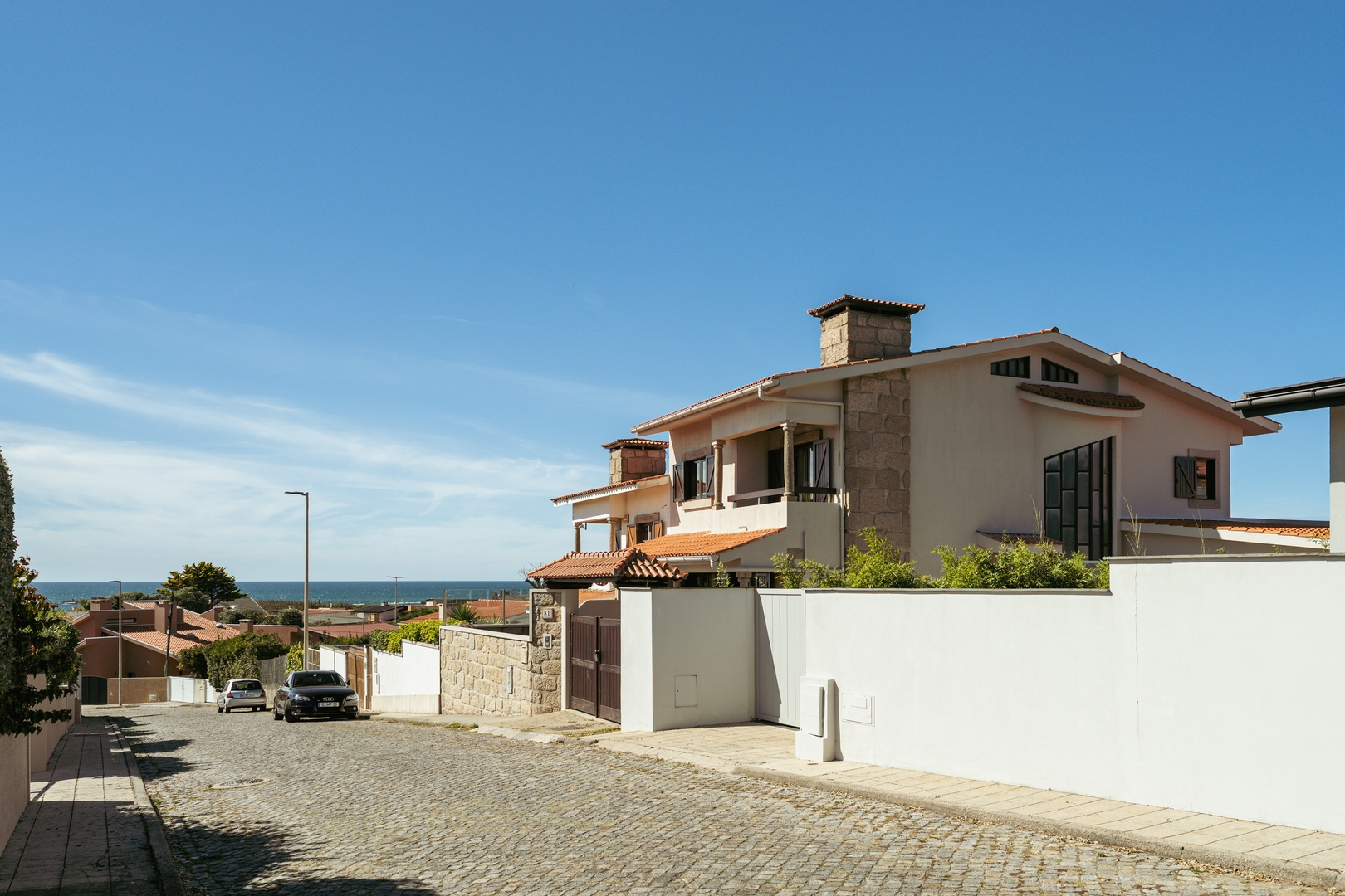 Beach Villa with Jacuzzi & Garage by HostWise 60 Host Wise Booking