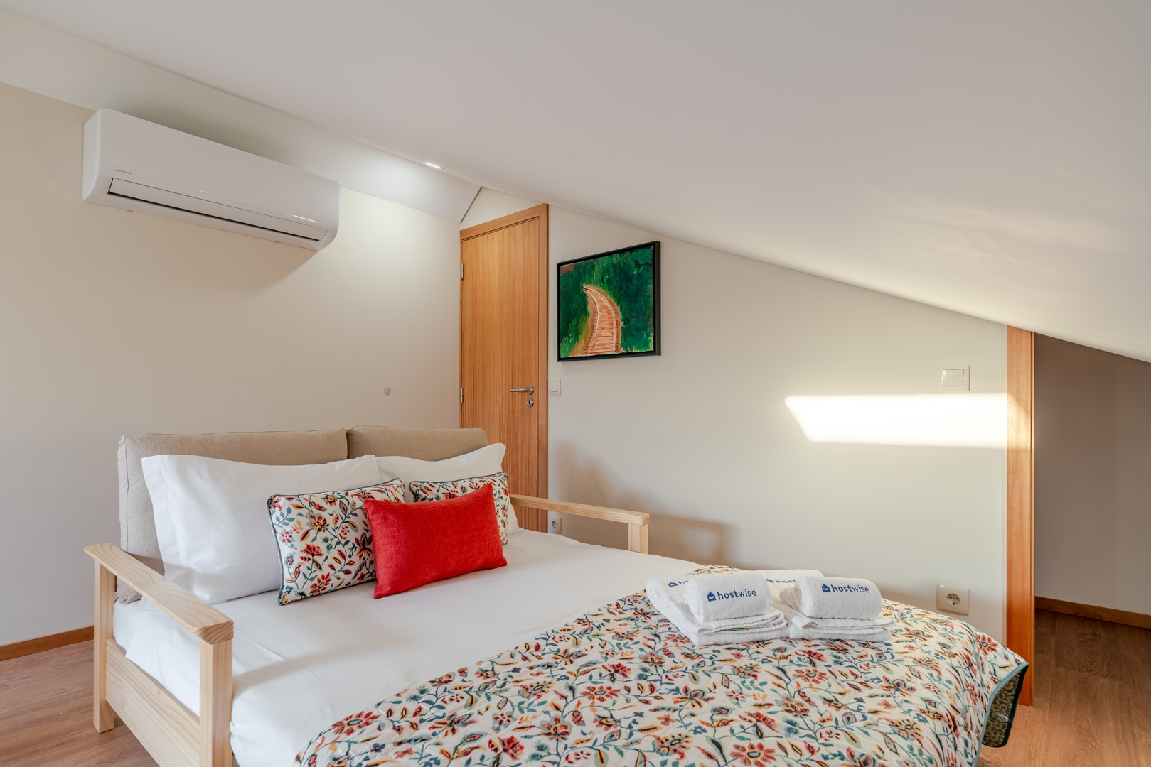 Sunlit Apartments in Foz do Douro by HostWise 85 Host Wise Booking