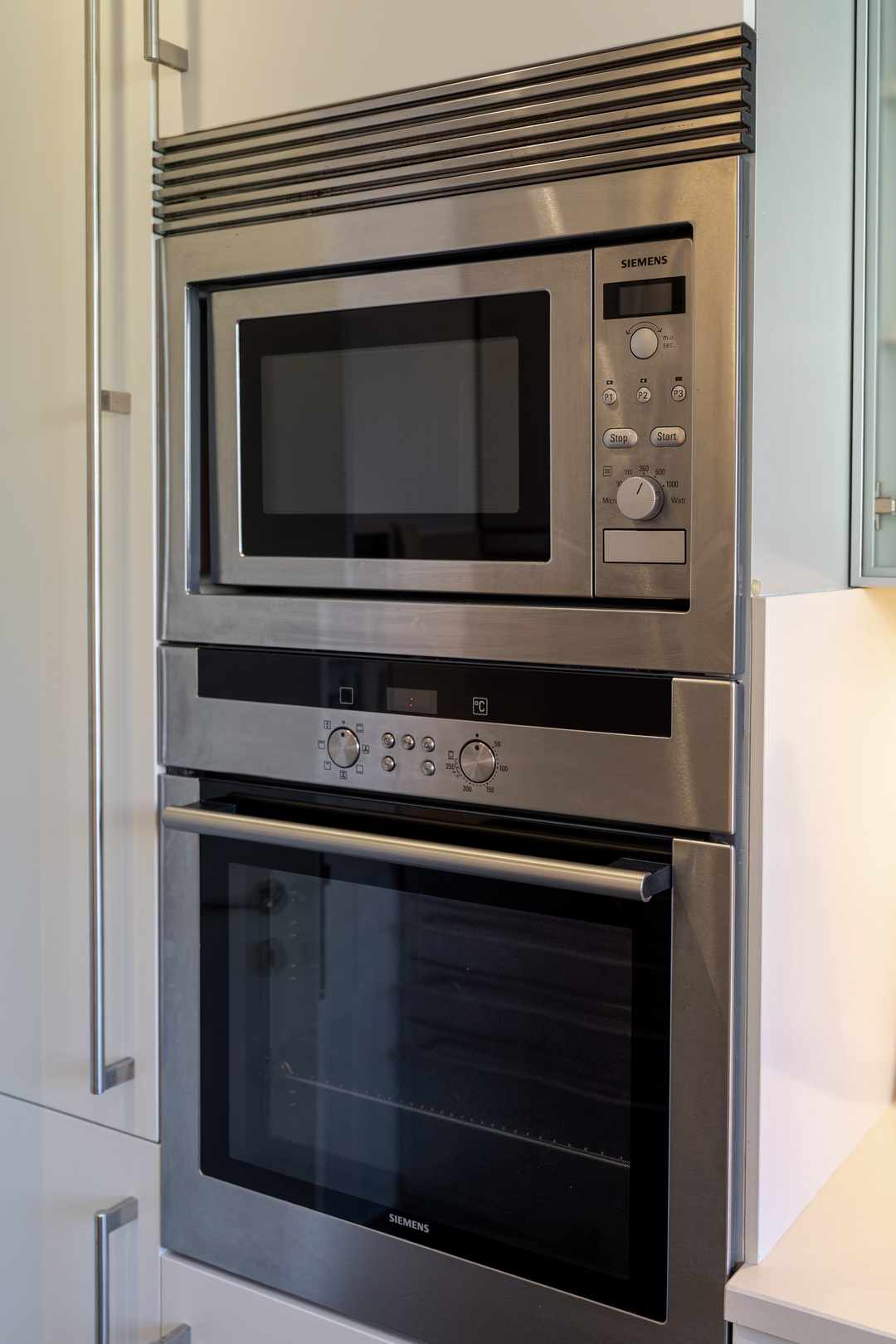 Modern Flat with Workspace in Foz by HostWise 27 Host Wise Booking