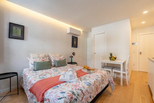 Luxurious Decor Studio | Clérigos by HostWise Host Wise Booking