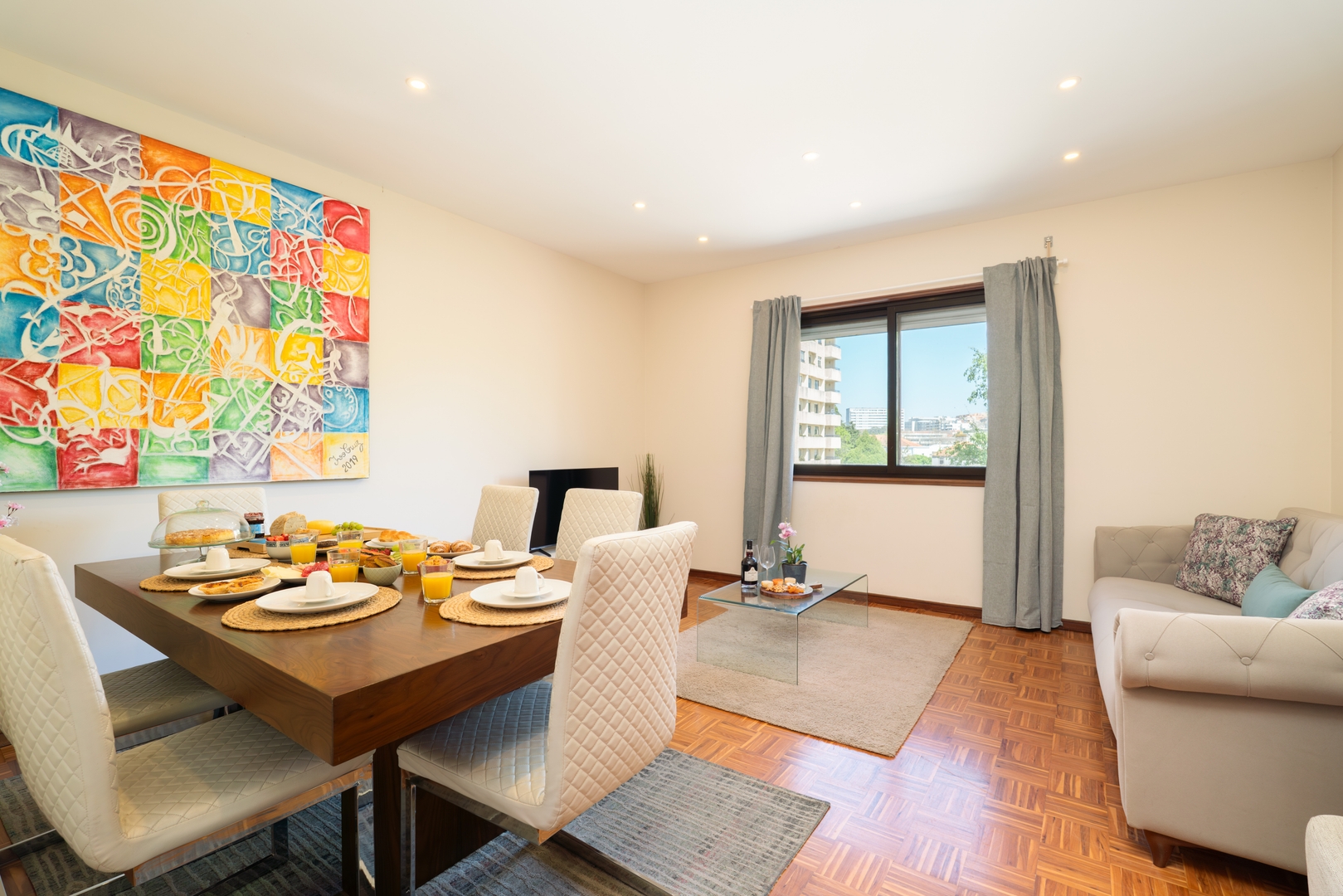 Bright & Spacious Flat by Host Wise 21 Host Wise Booking