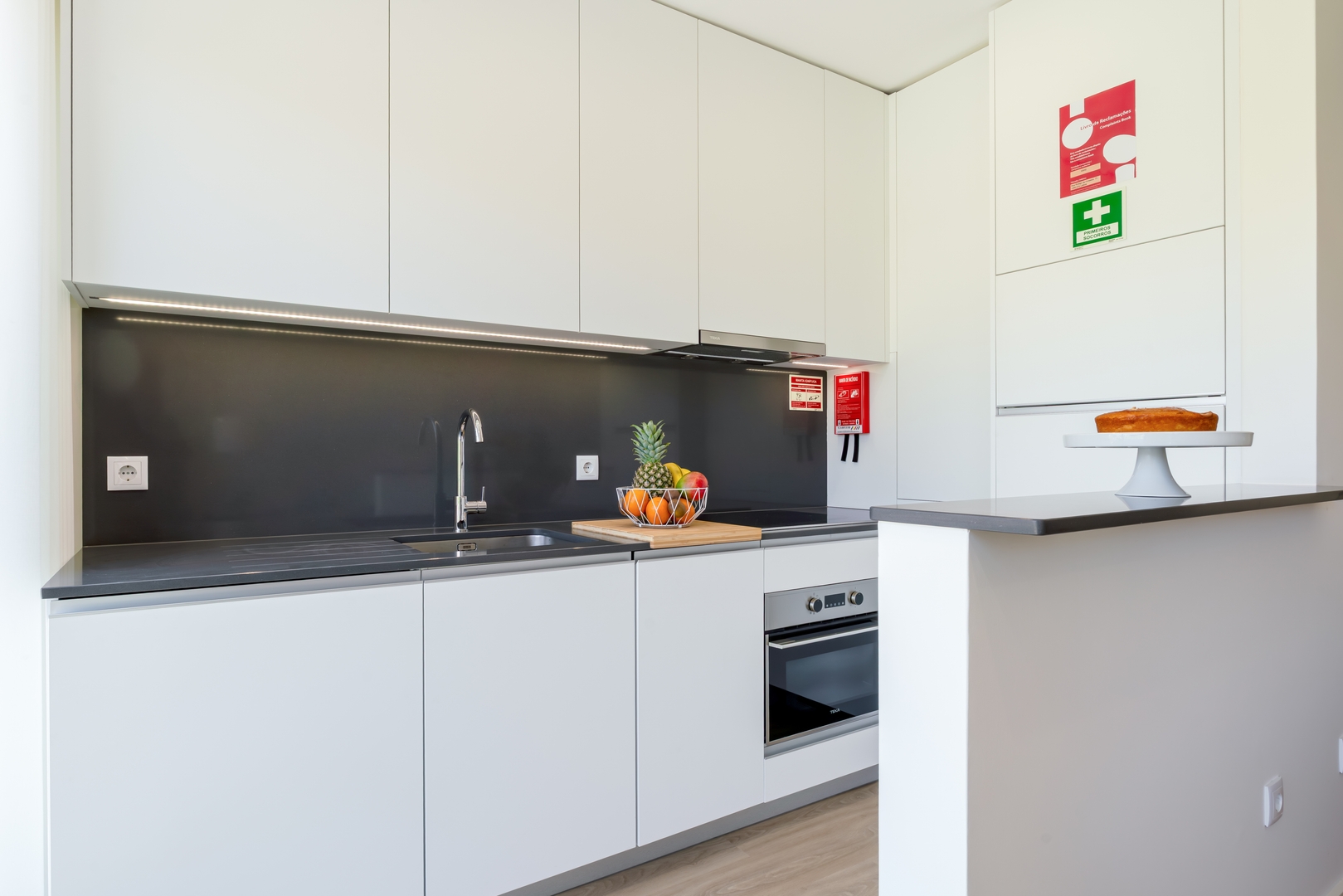 Stylish Balcony Apt & 2 Cozy Studios by HostWise 38 Host Wise Booking