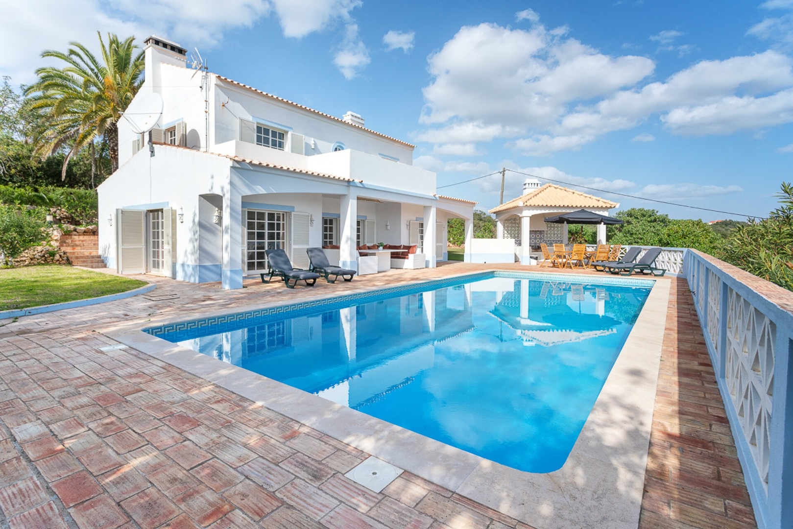 HostWise - Quiet Spacious Villa | Swimming Pool Host Wise Booking