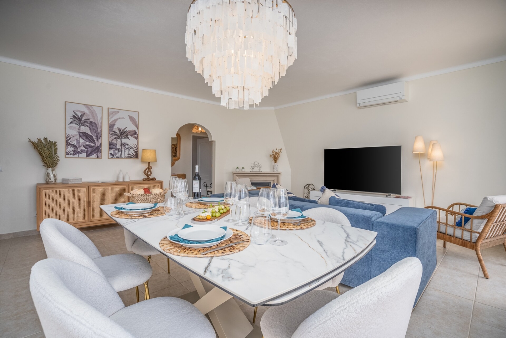 Host Wise - Luxurious Pool & Jacuzzi Hideaway 20 Host Wise Booking