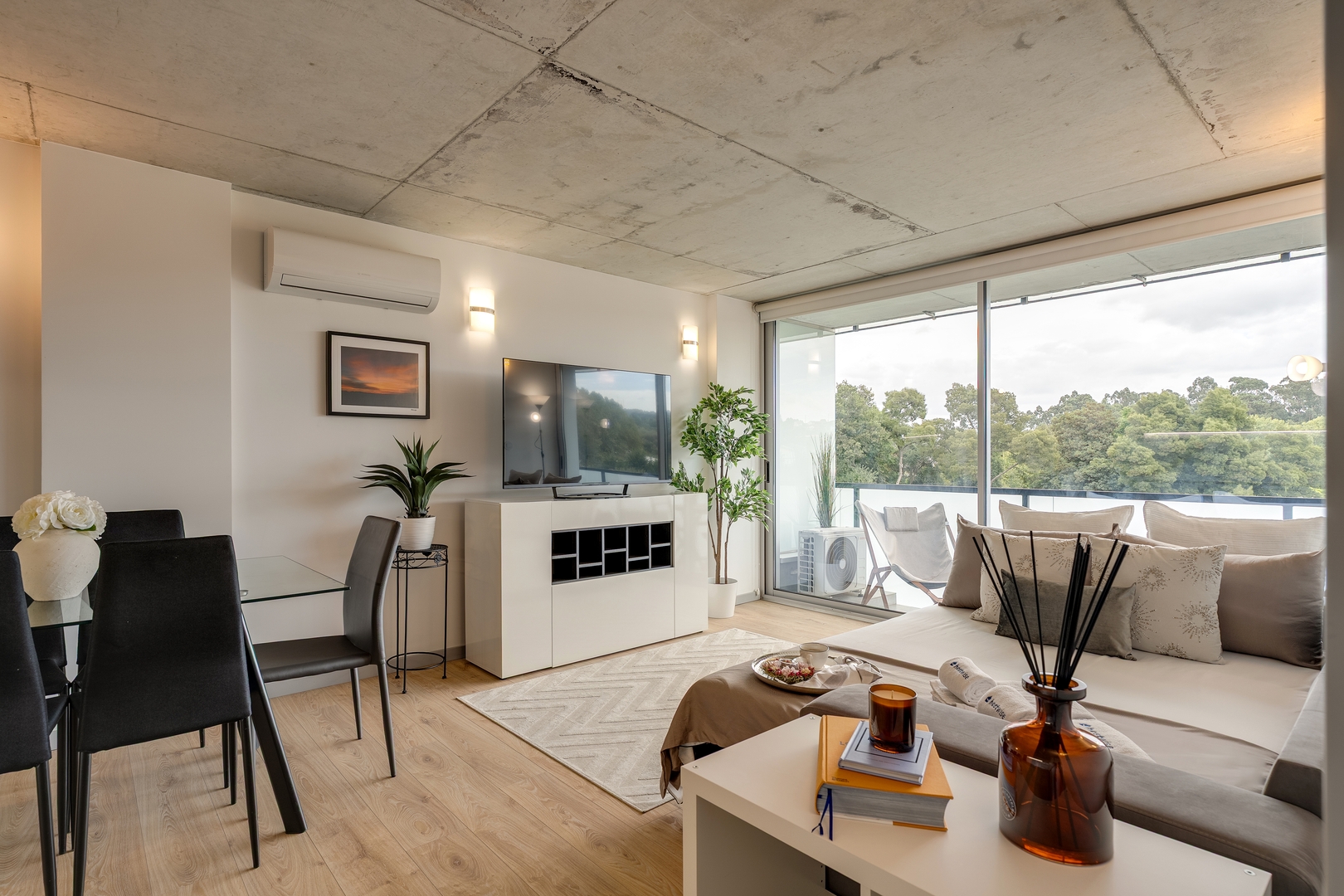 Lovely Flat w/ Balcony, Pool & Garage by HostWise 24 Host Wise Booking