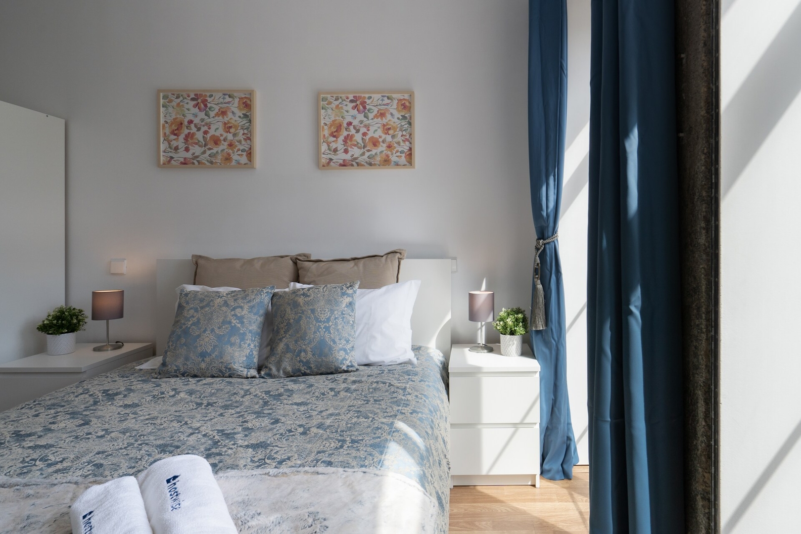 HostWise - Serene & Bright Studio 8 Host Wise Booking