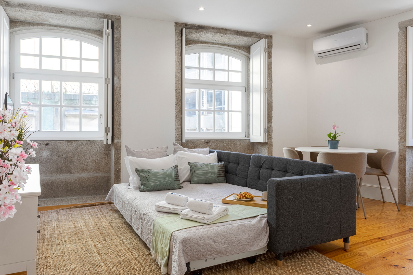 Modern & Trendy Flat by HostWise 13 Host Wise Booking