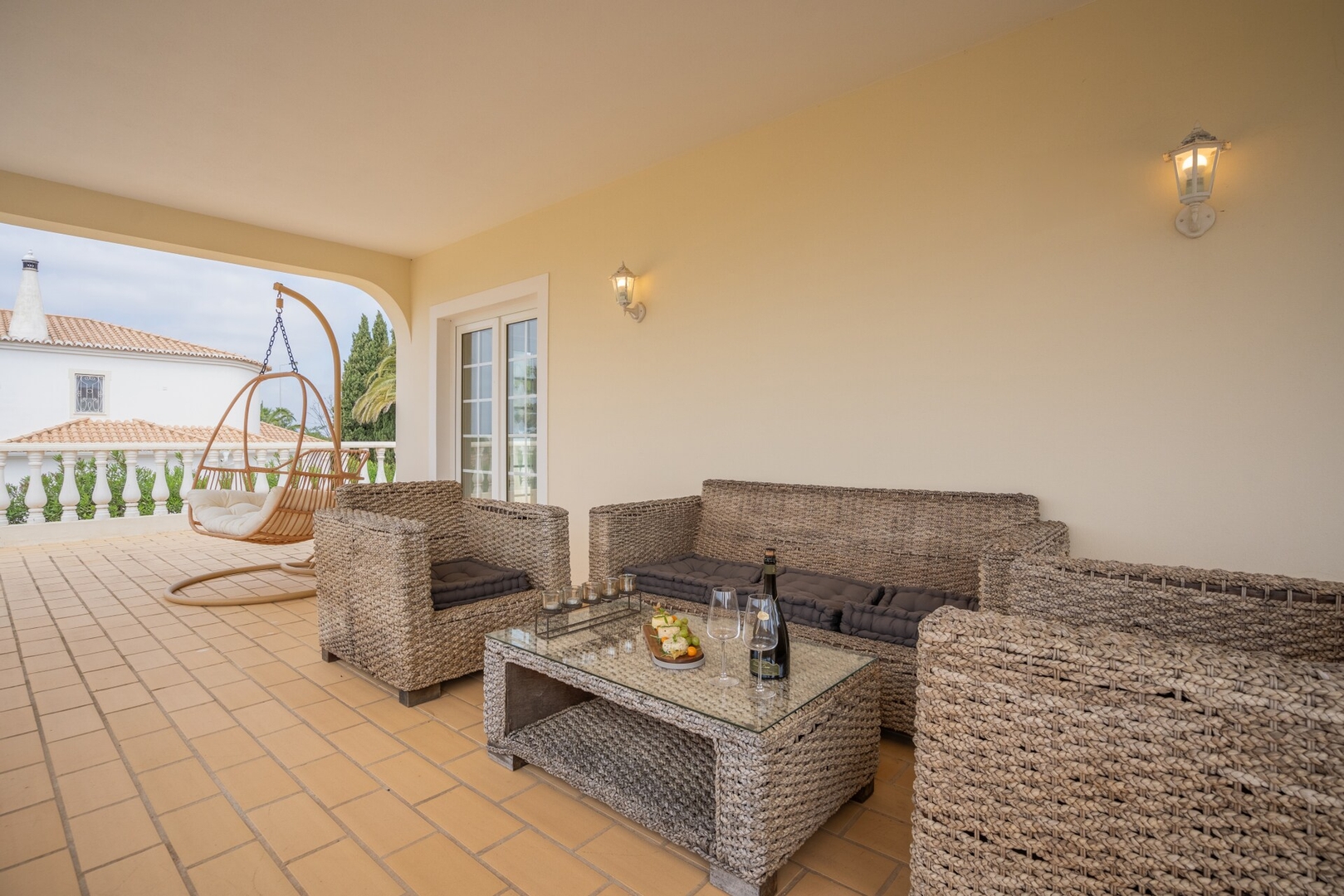 Host Wise - Luxurious Pool & Jacuzzi Hideaway 3 Host Wise Booking