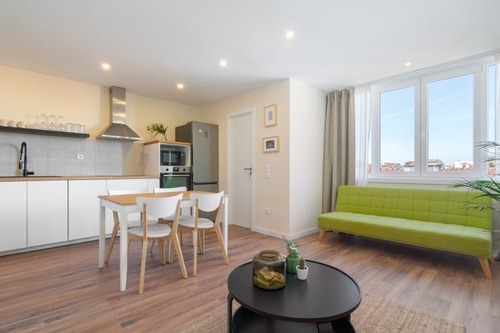 Fantastic Contemporary Flat w/ Balcony by HostWise Host Wise Booking