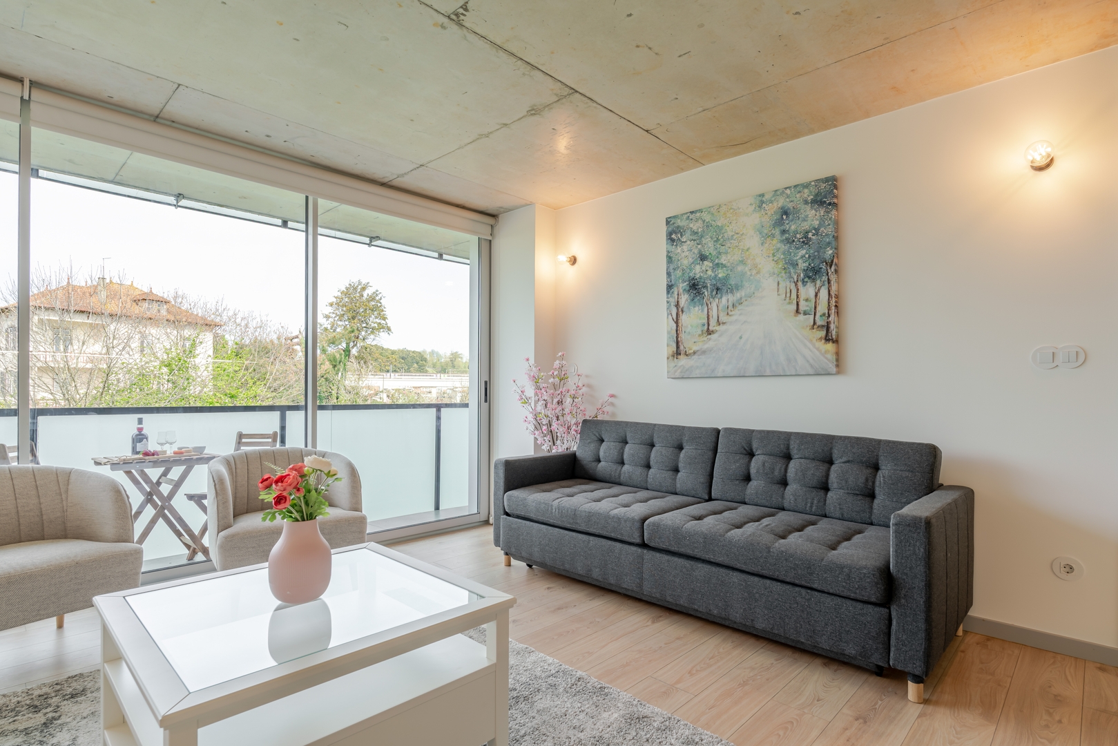 HostWise - Modern Flat w/ Balcony, Garage & Pool 16 Host Wise Booking