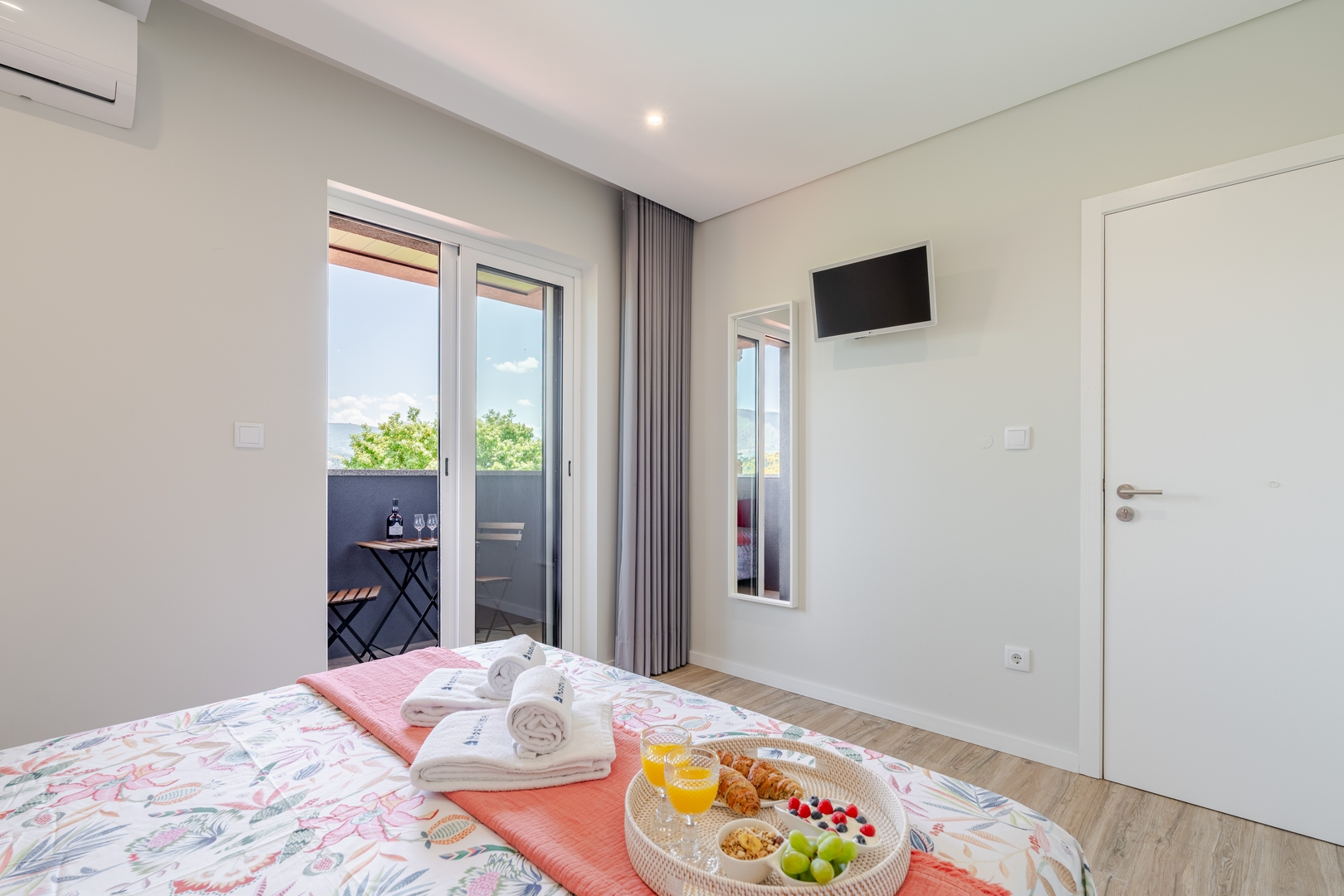 HostWise - 10BR Douro Villa with Pool 22 Host Wise Booking