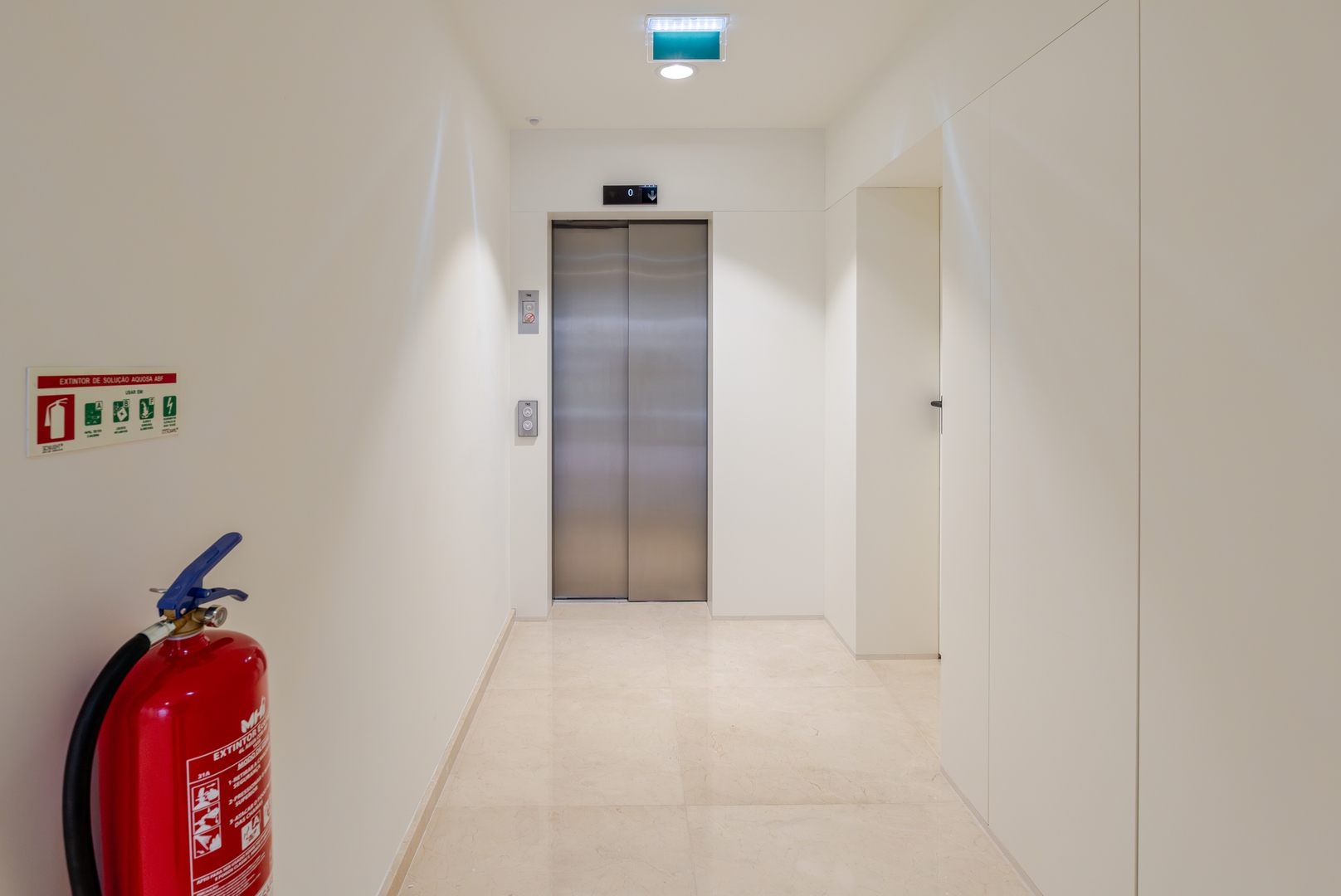 HostWise - Stylish Flat with Terrace & Garage 39 Host Wise Booking