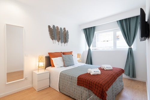 Sunny Cozy Flat w/ Balcony by HostWise Host Wise Booking