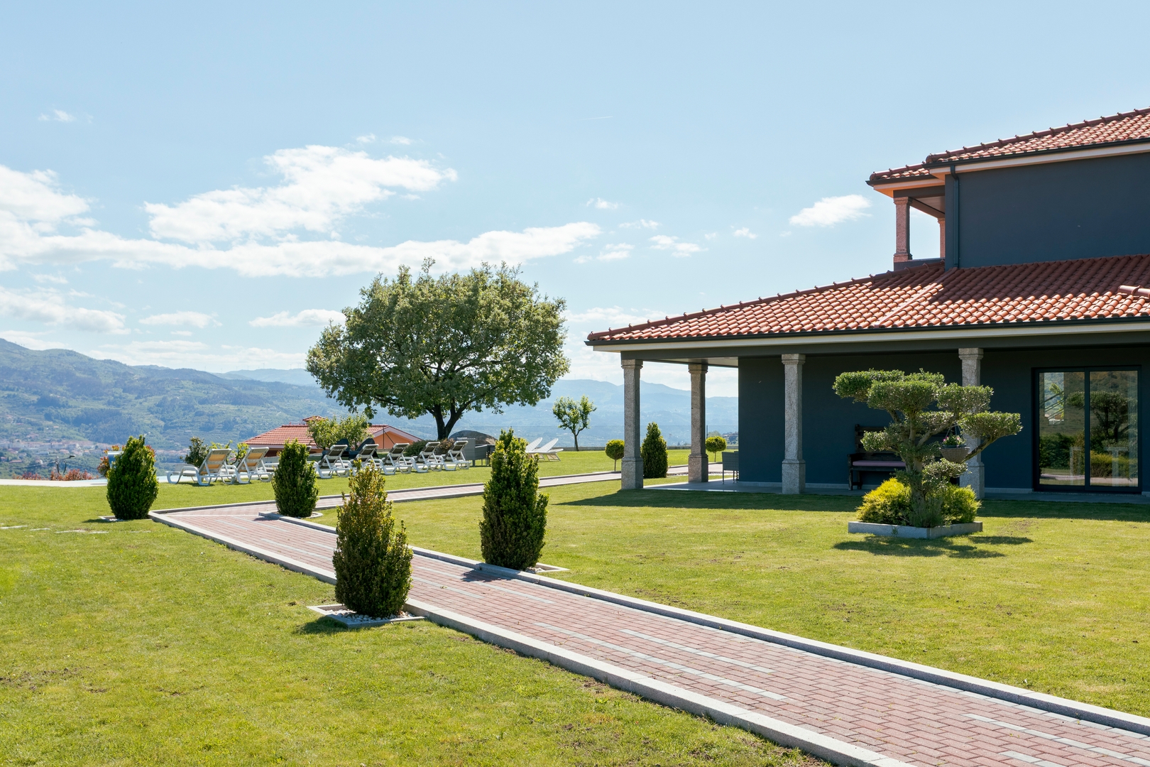 HostWise – Douro View Villa w/ 10 Suites & Pool 11 Host Wise Booking