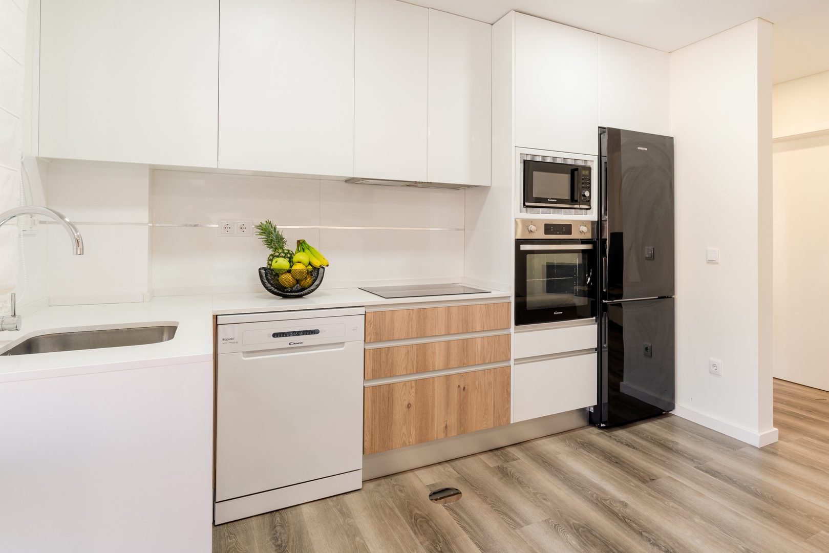Spacious & Stylish Flat with Garage by HostWise 19 Host Wise Booking