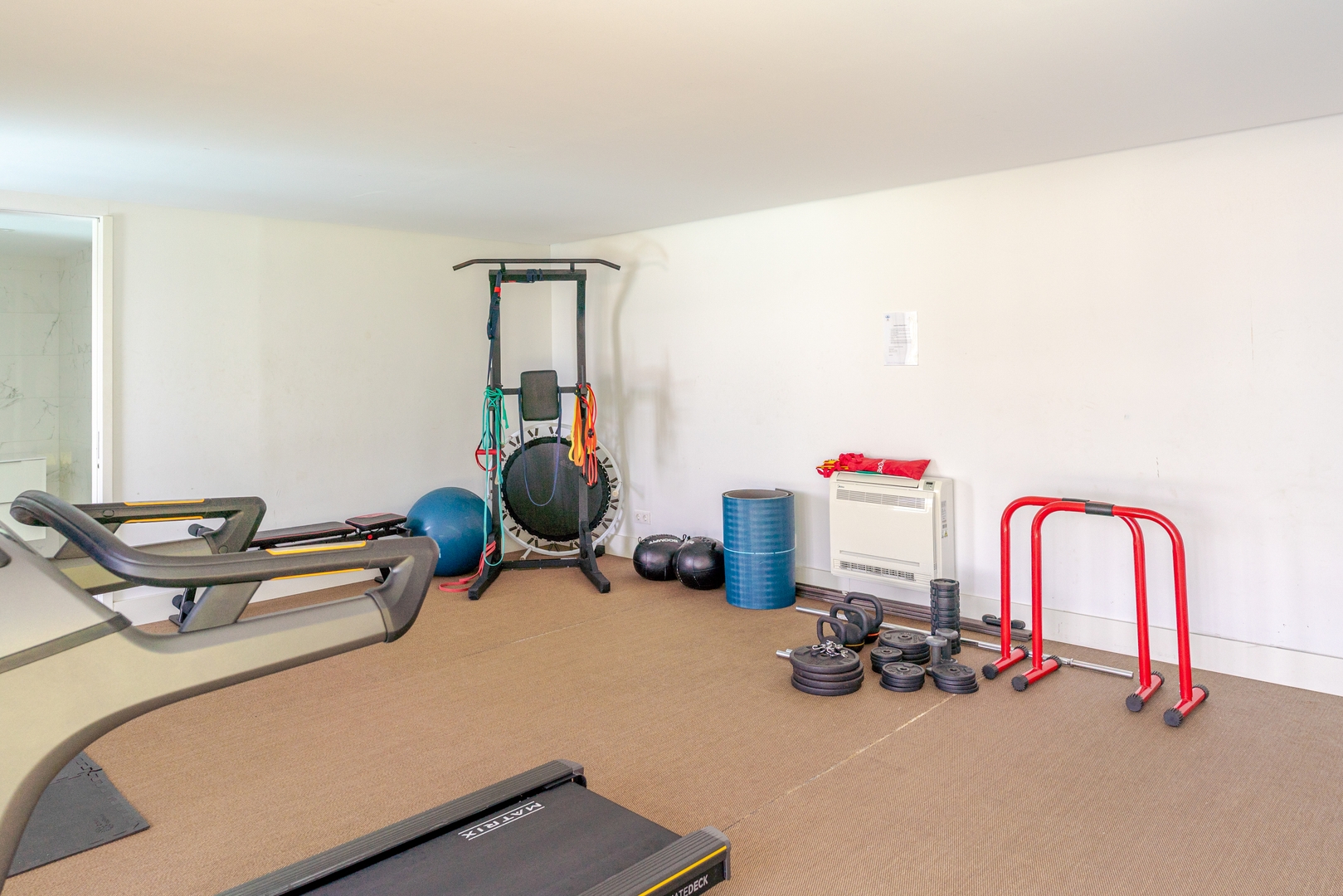 Studio w/ Balcony, Pool & Gym in Antas by HostWise 30 Host Wise Booking