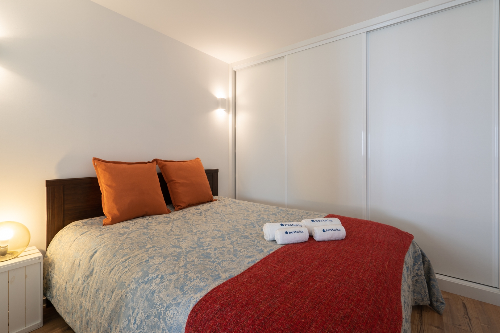 Host Wise - Precious Comfortble Flat | Central Host Wise Booking