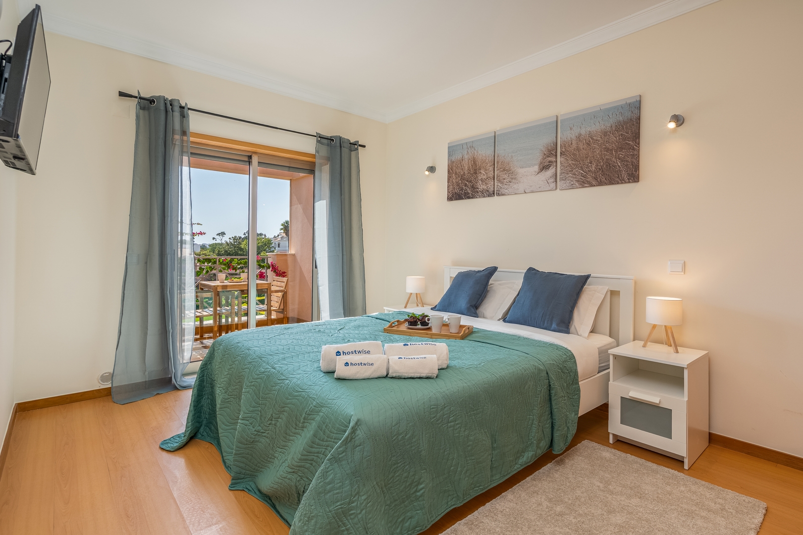 Sunny House with Jacuzzi and Pool by HostWise 3 Host Wise Booking