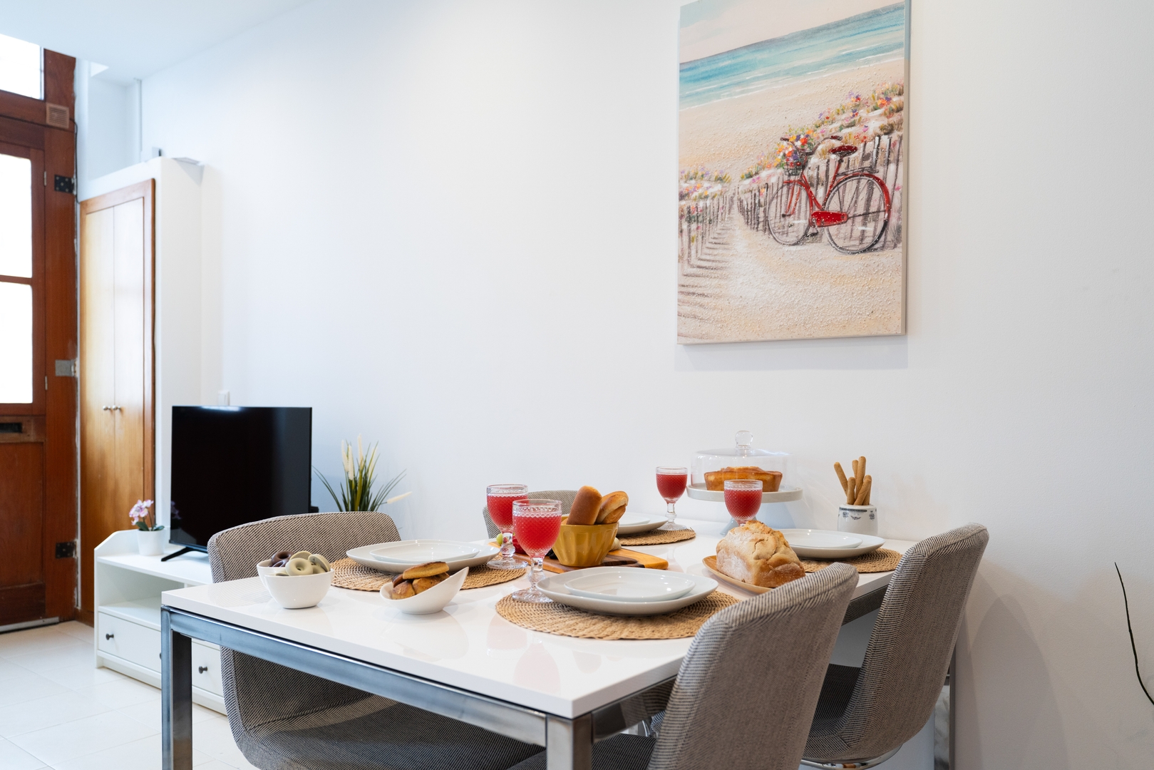Traditional House with Terrace by HostWise 23 Host Wise Booking