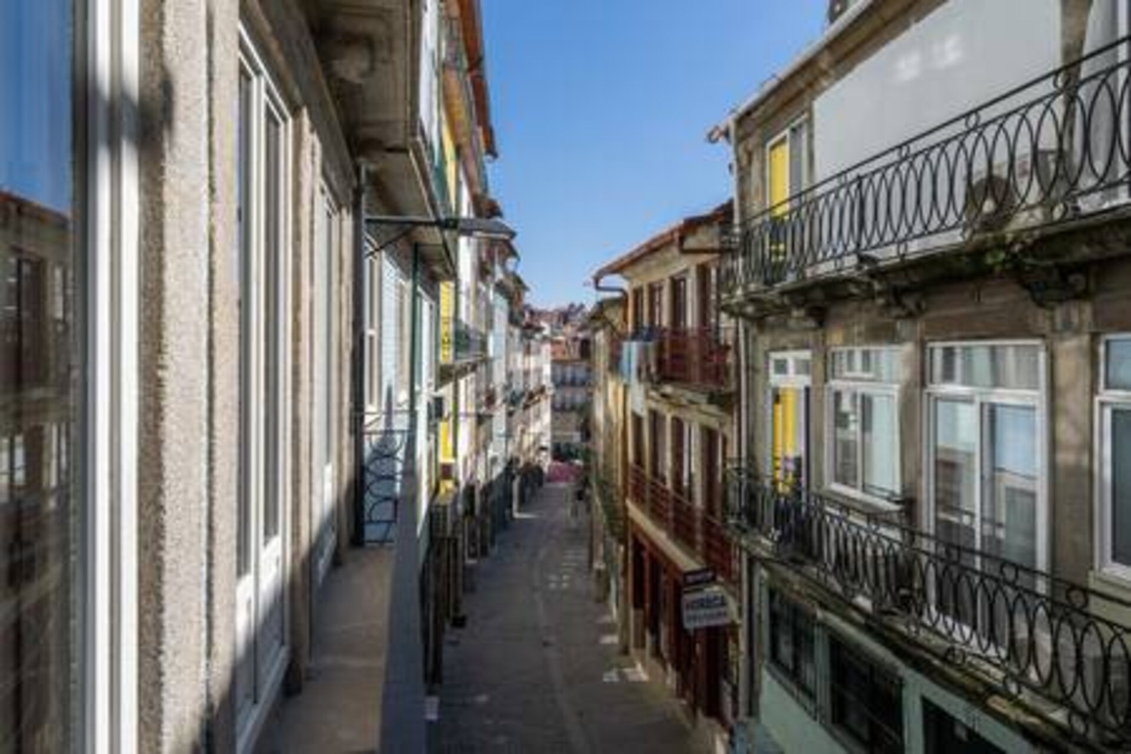 4 Trendy Studios w/ Balcony | Clérigos by HostWise 8 Host Wise Booking