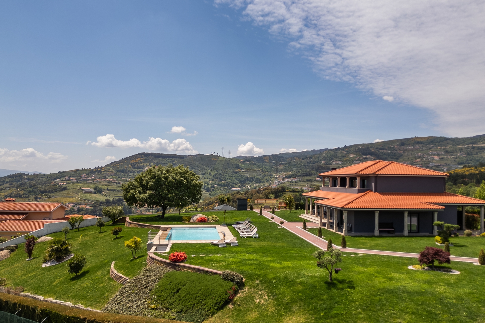 HostWise - 10BR Douro Villa with Pool 6 Host Wise Booking