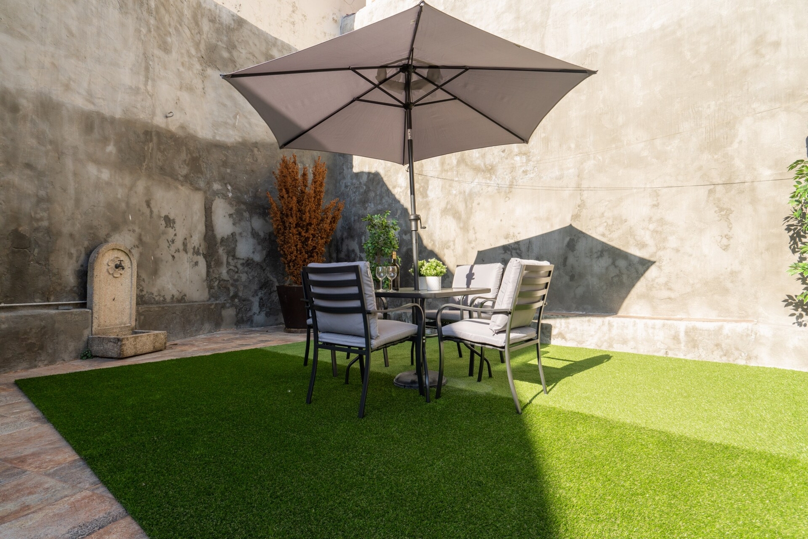 HostWise - Welcoming Flats w/ Jacuzzi & Terrace 2 Host Wise Booking