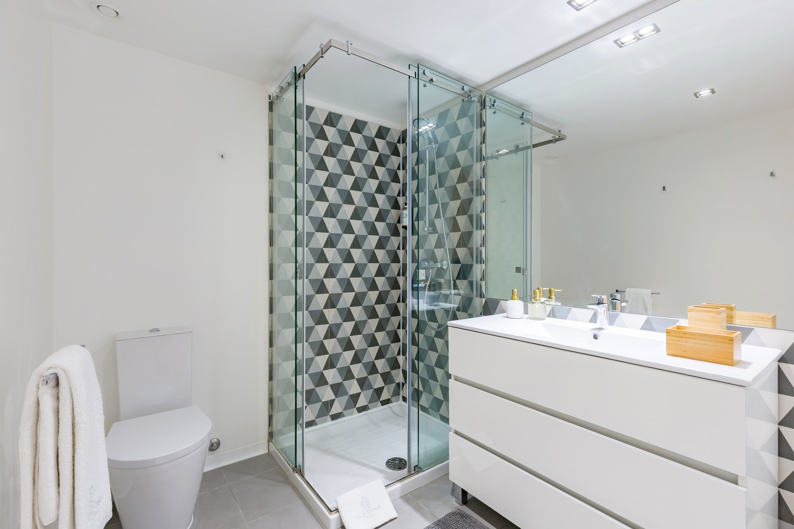 Stone & Light Apartment by Host Wise 5 Host Wise Booking