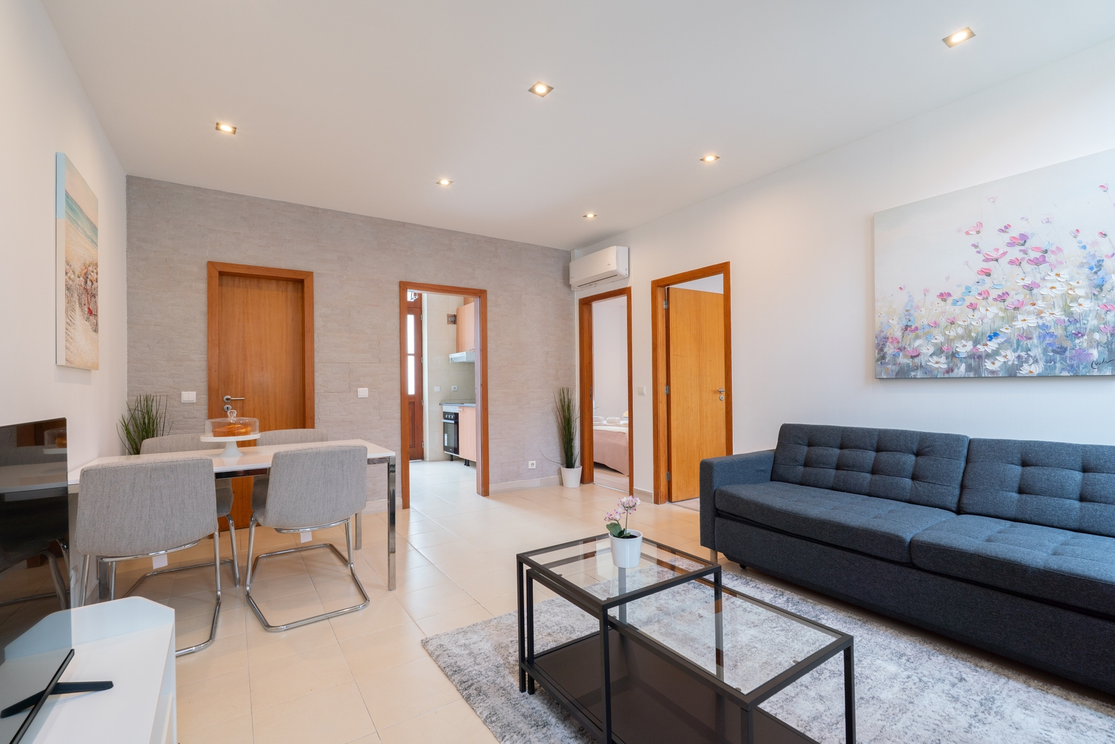 Traditional House with Terrace by HostWise 21 Host Wise Booking