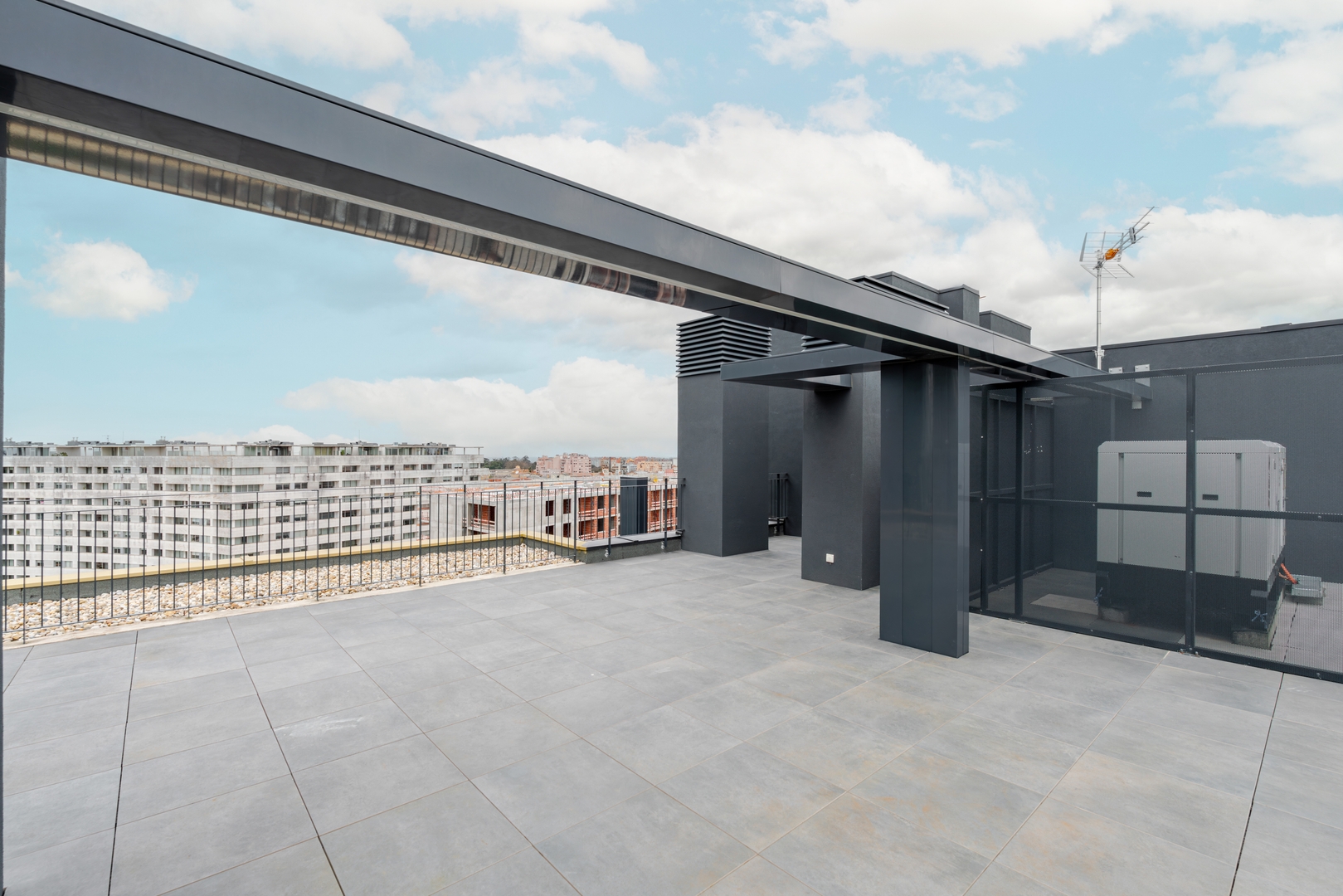 HostWise - Modern Studio with Rooftop Pool 29 Host Wise Booking