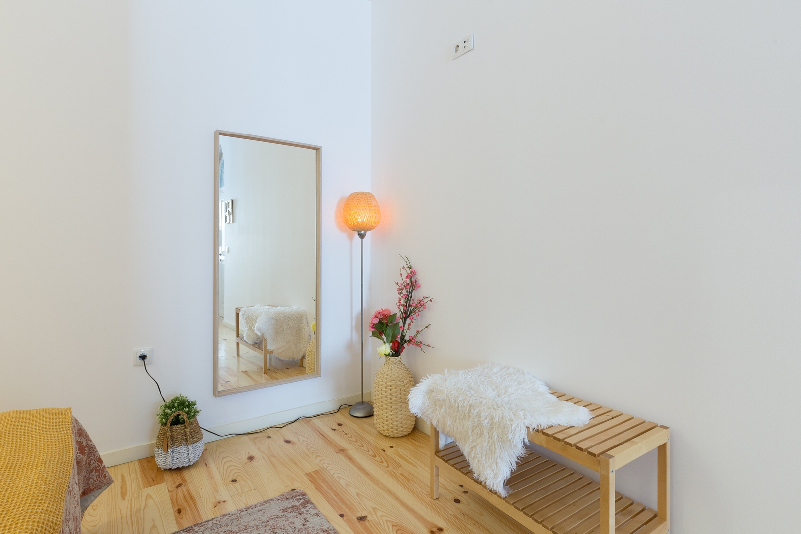 Lovely Flat w/ Jacuzzi & Terrace by HostWise 13 Host Wise Booking