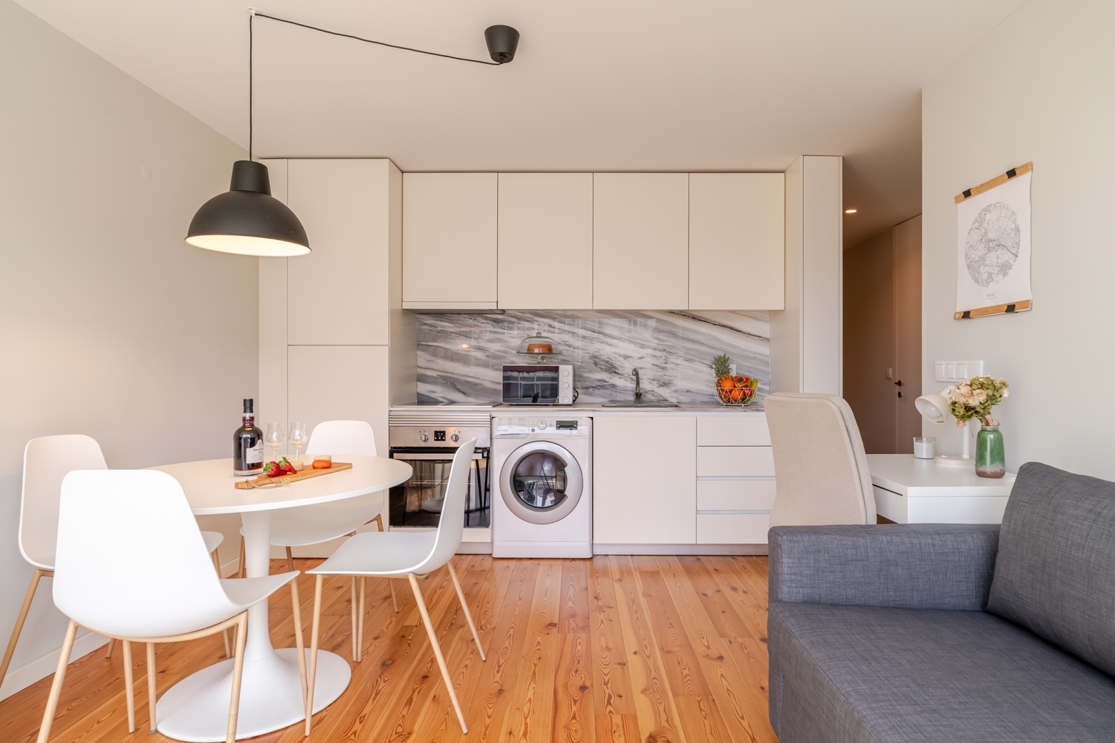 HostWise – Modern & Cozy Flat | Near the Beach 2 Host Wise Booking