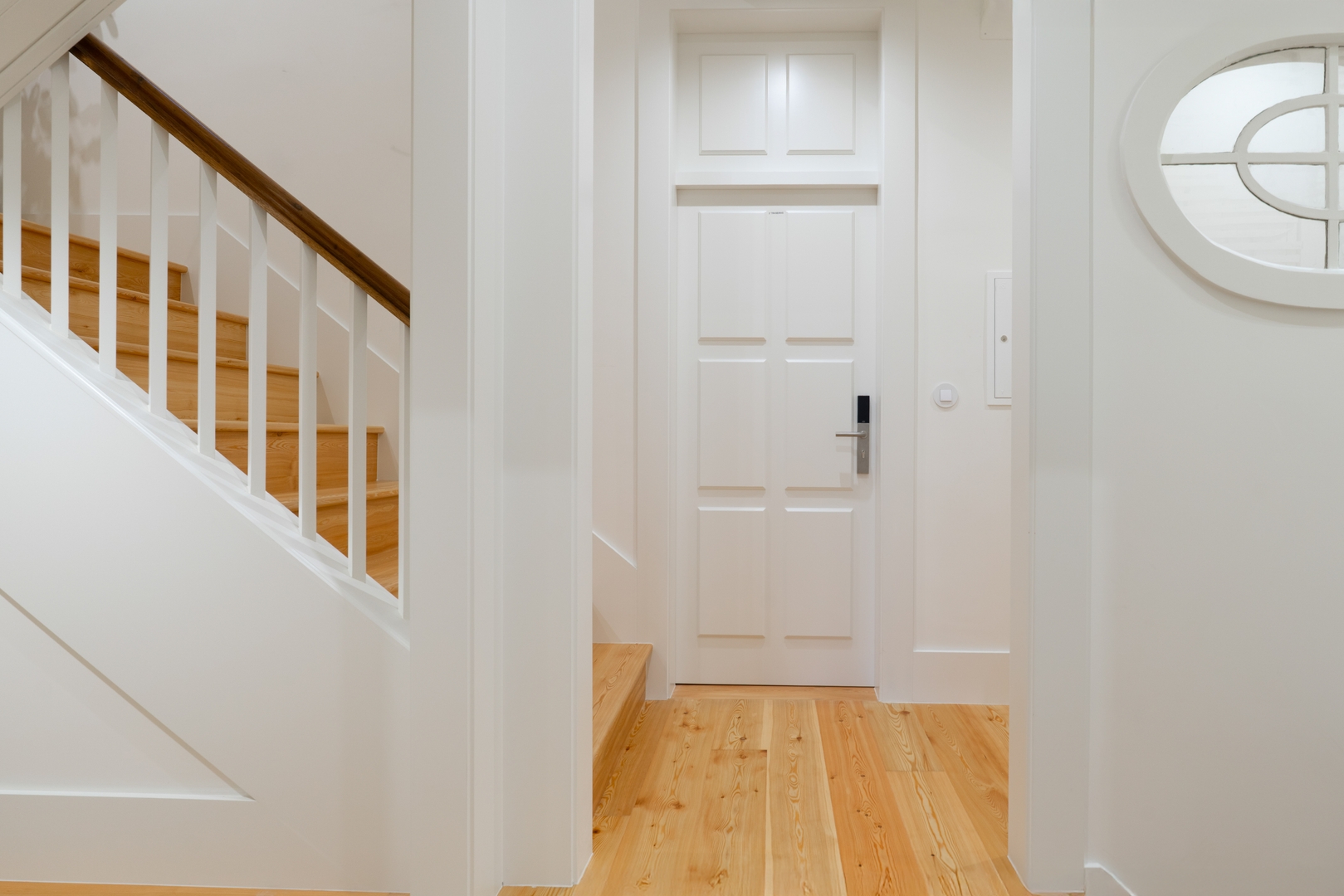 HostWise - Cozy & Bright Flat 24 Host Wise Booking