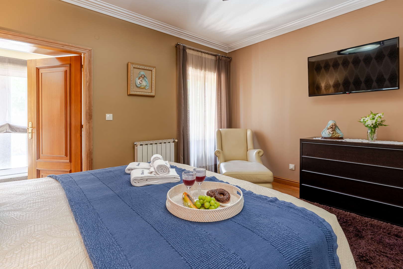 Classic Villa w/ Gym & Pool Access by HostWise 20 Host Wise Booking