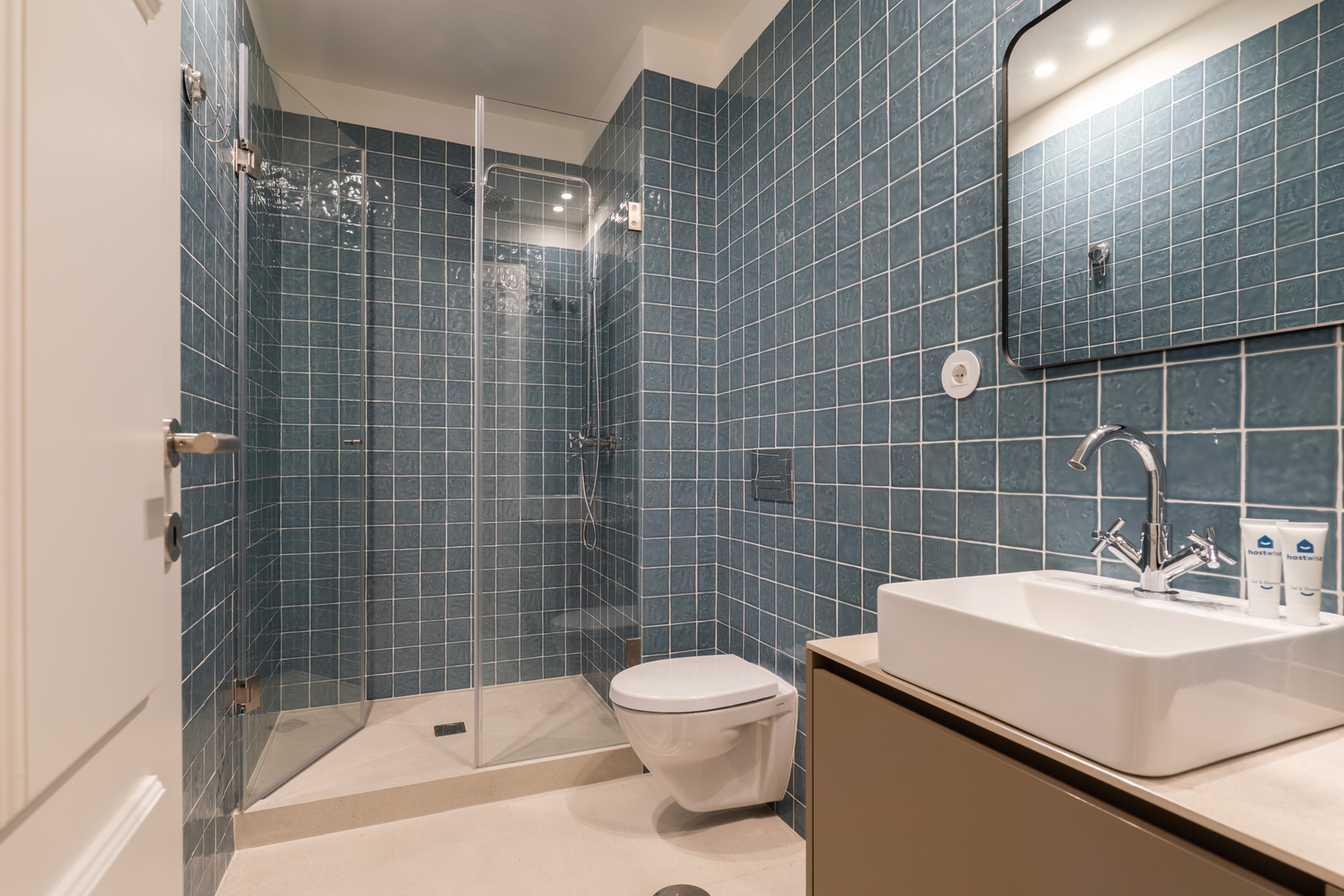 Modern & Spacious Apartments by HostWise 39 Host Wise Booking