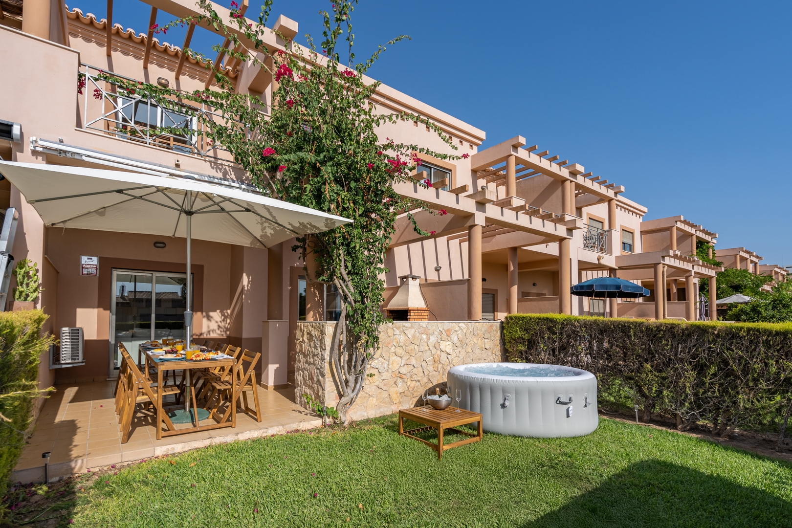 Sunny House with Jacuzzi and Pool by HostWise 1 Host Wise Booking